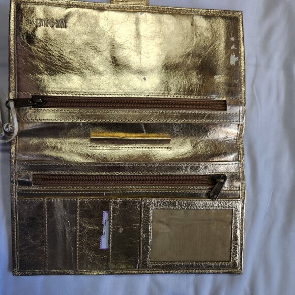 Jane Marie Gold Crushed Metallic Envelope Clutch - Picture 5 of 5